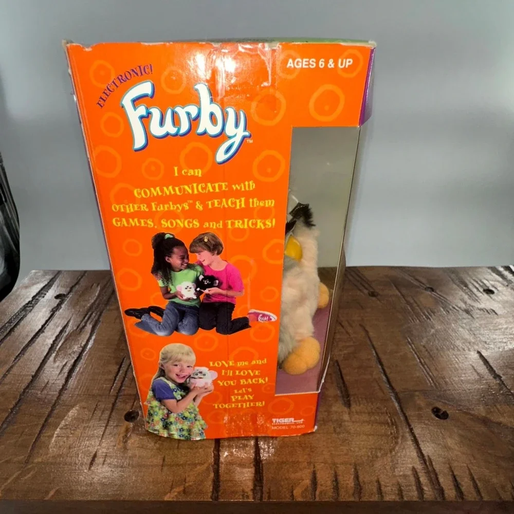 Vintage 1998 Furby Electronic Toy NIB – Gray & Pink w/ Black Dots Rare 70-800